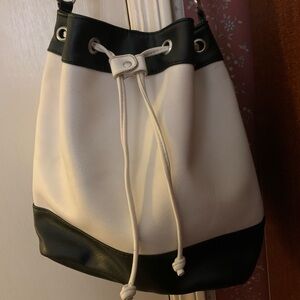 Avon Vintage Signature Collection Vegan Leather Drawstring Bucket Bag GUC